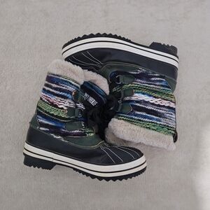 Striped Winter Boots with Faux Fur Lining